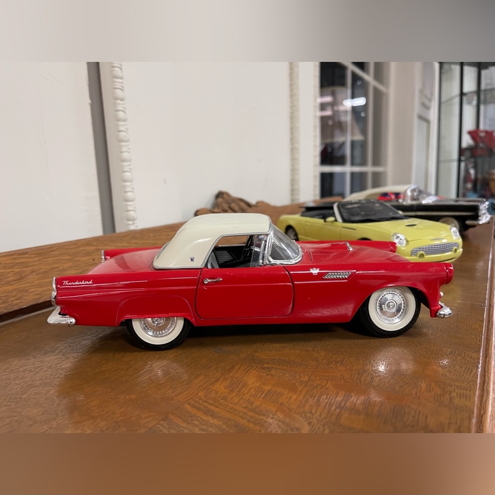 1955 Ford Thunderbird by Mira Road Legends 1:18 Diecast